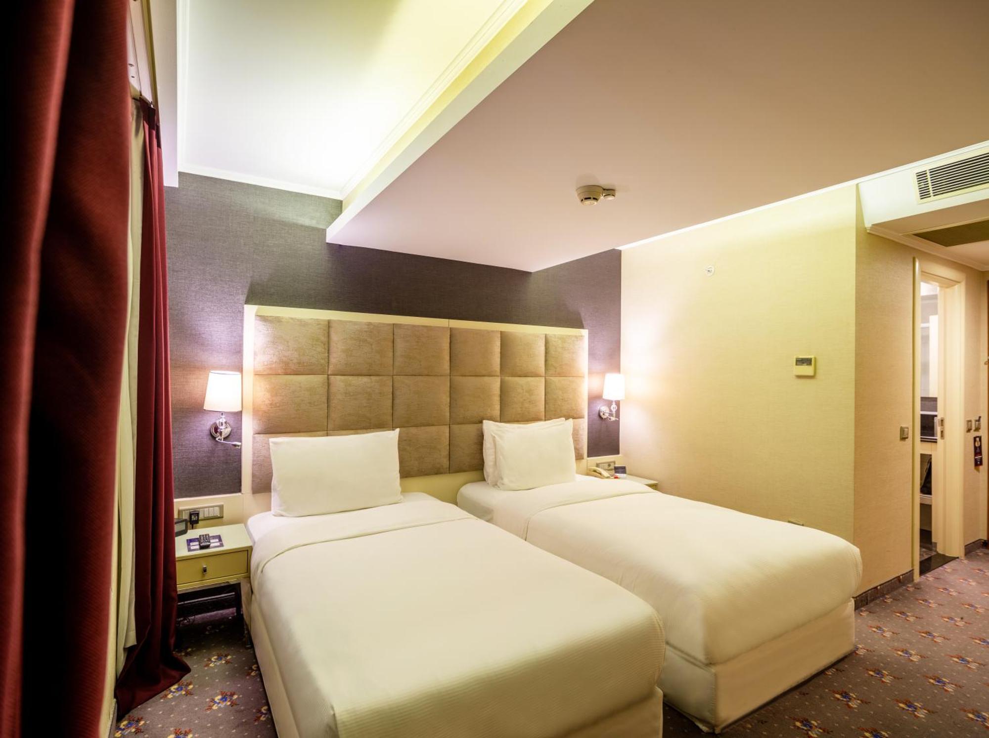 מלון Doubletree By Hilton Izmir - Alsancak מראה חיצוני תמונה