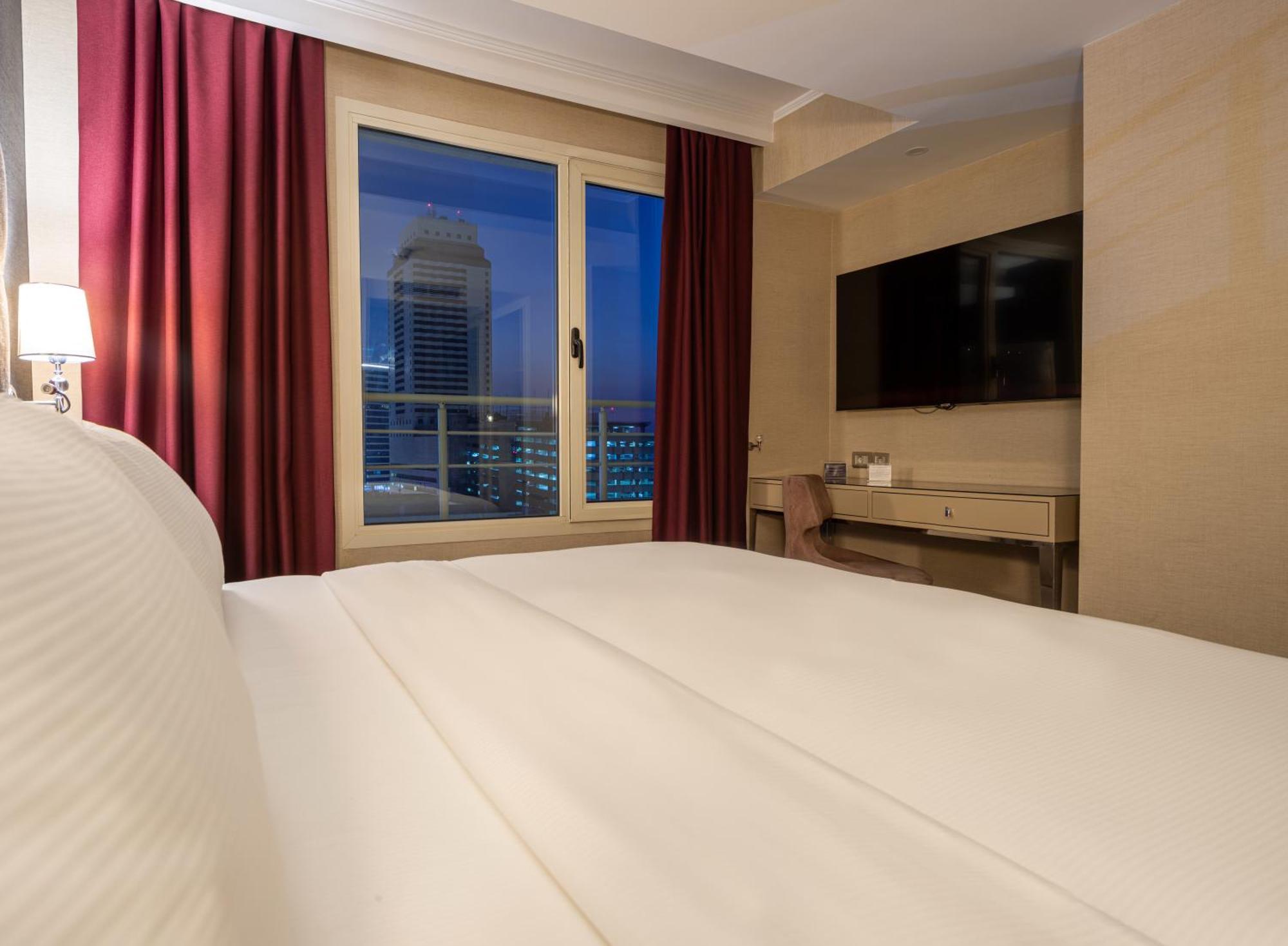 מלון Doubletree By Hilton Izmir - Alsancak מראה חיצוני תמונה