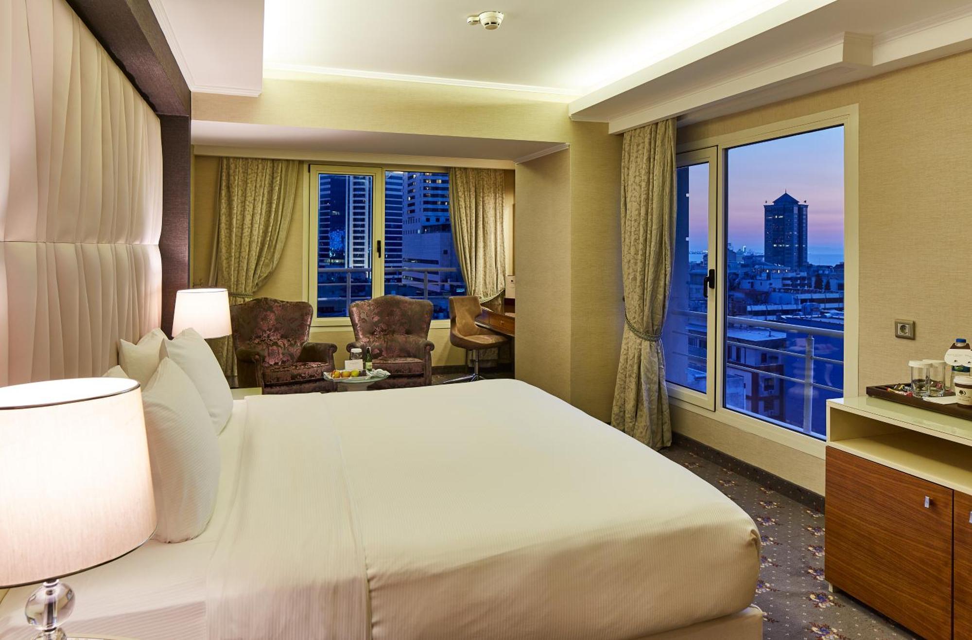 מלון Doubletree By Hilton Izmir - Alsancak מראה חיצוני תמונה