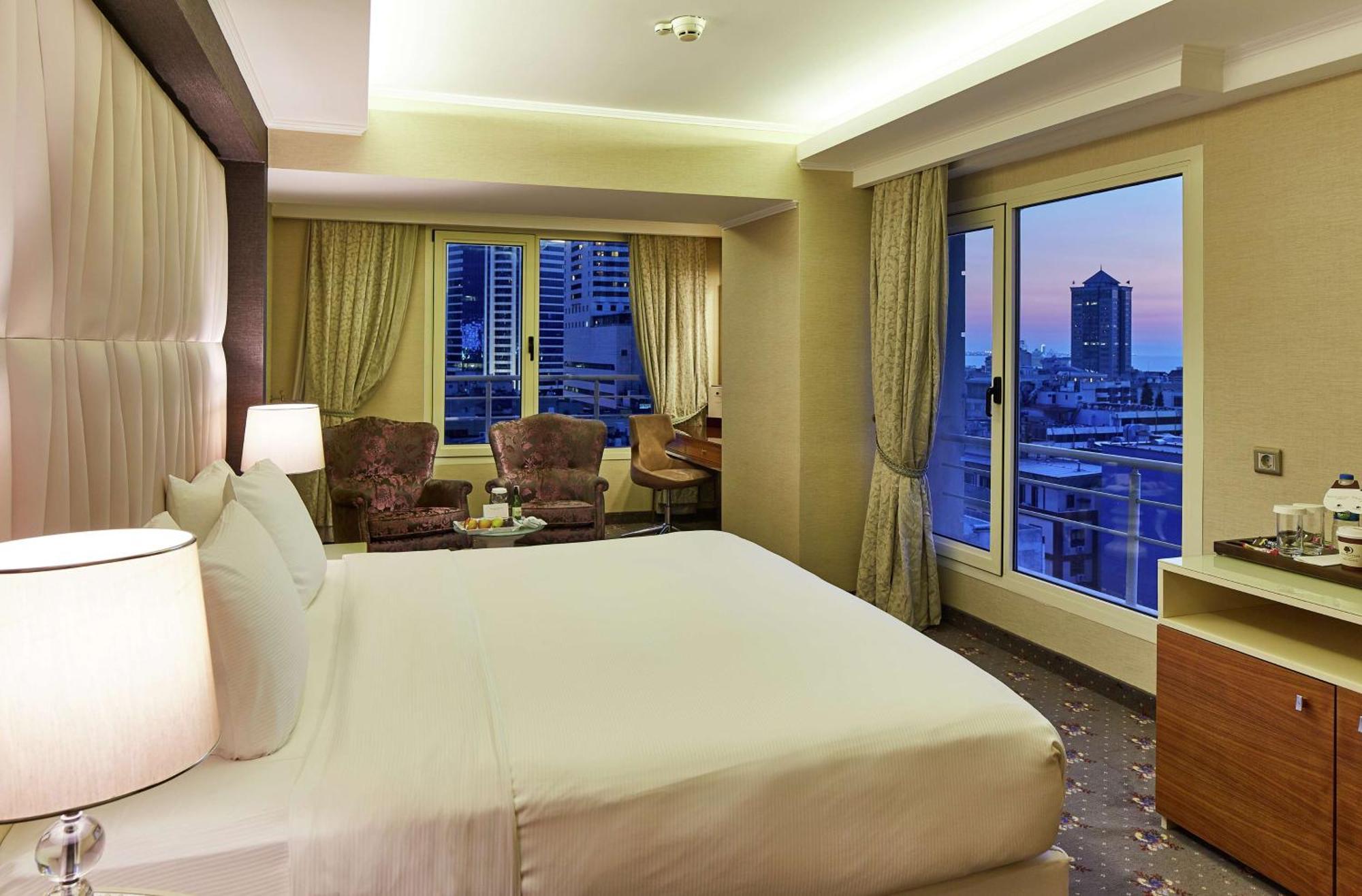 מלון Doubletree By Hilton Izmir - Alsancak מראה חיצוני תמונה