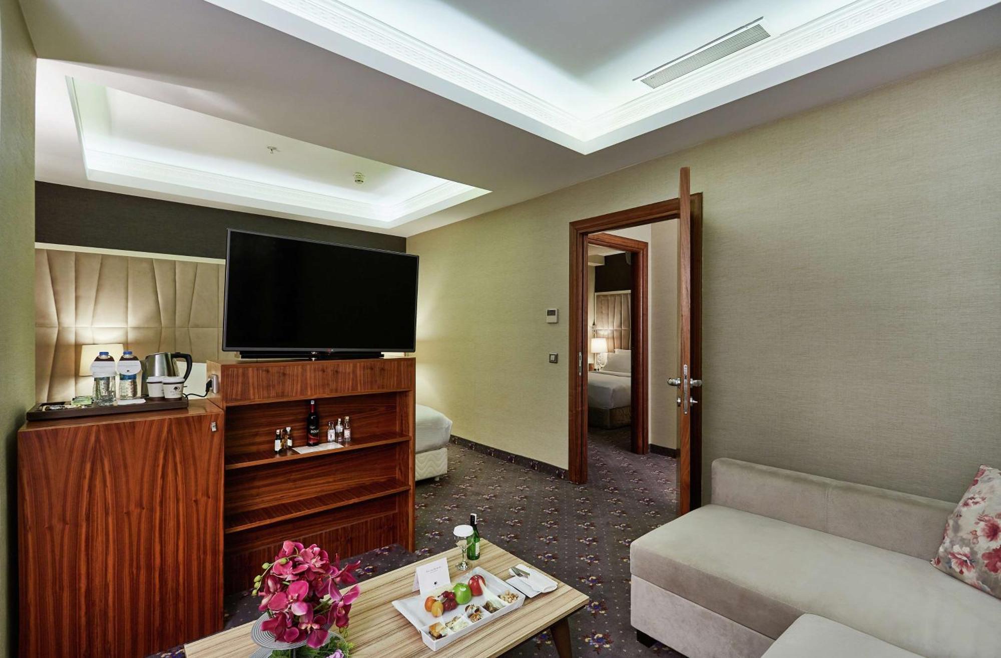מלון Doubletree By Hilton Izmir - Alsancak מראה חיצוני תמונה