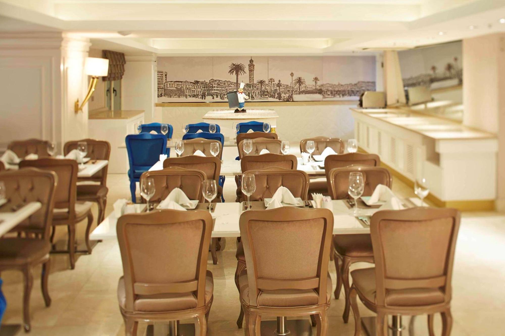 מלון Doubletree By Hilton Izmir - Alsancak מראה חיצוני תמונה
