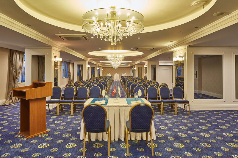 מלון Doubletree By Hilton Izmir - Alsancak מראה חיצוני תמונה