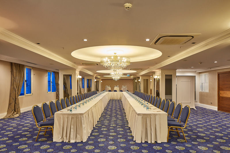 מלון Doubletree By Hilton Izmir - Alsancak מראה חיצוני תמונה